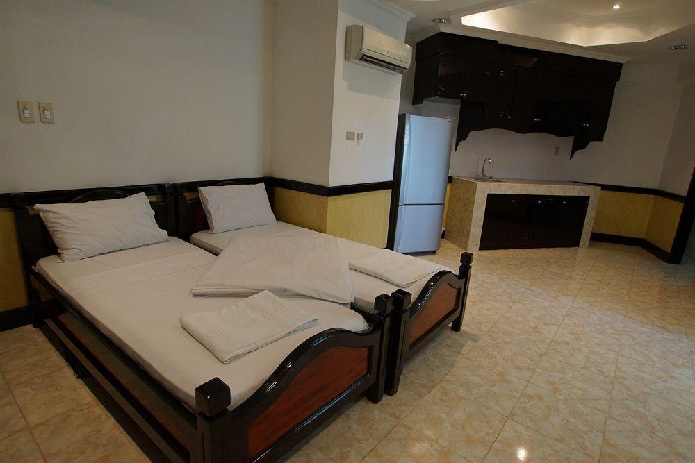 Green One Hotel Мактан Экстерьер фото