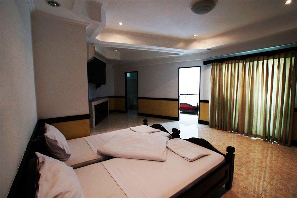 Green One Hotel Мактан Экстерьер фото