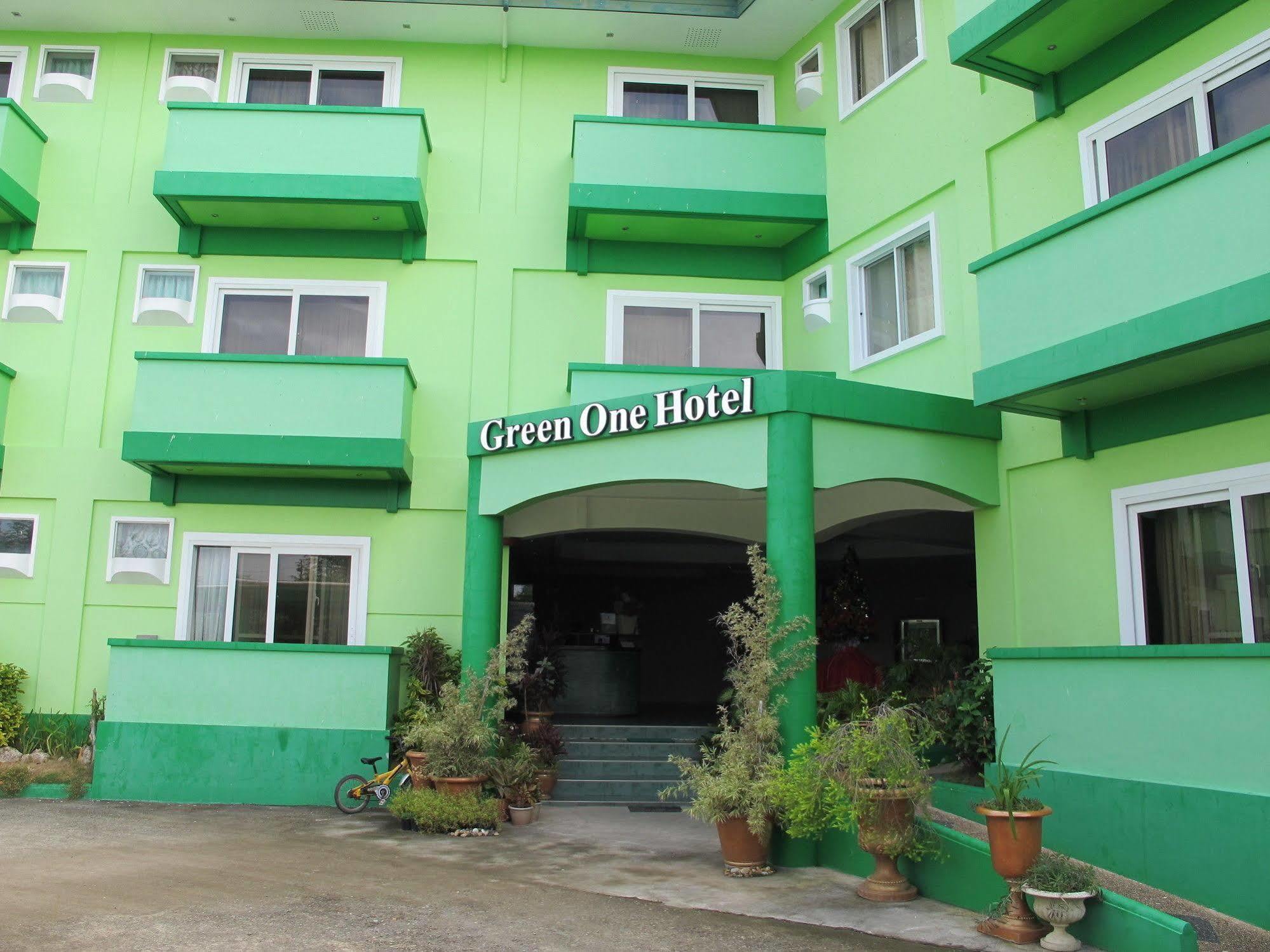 Green One Hotel Мактан Экстерьер фото