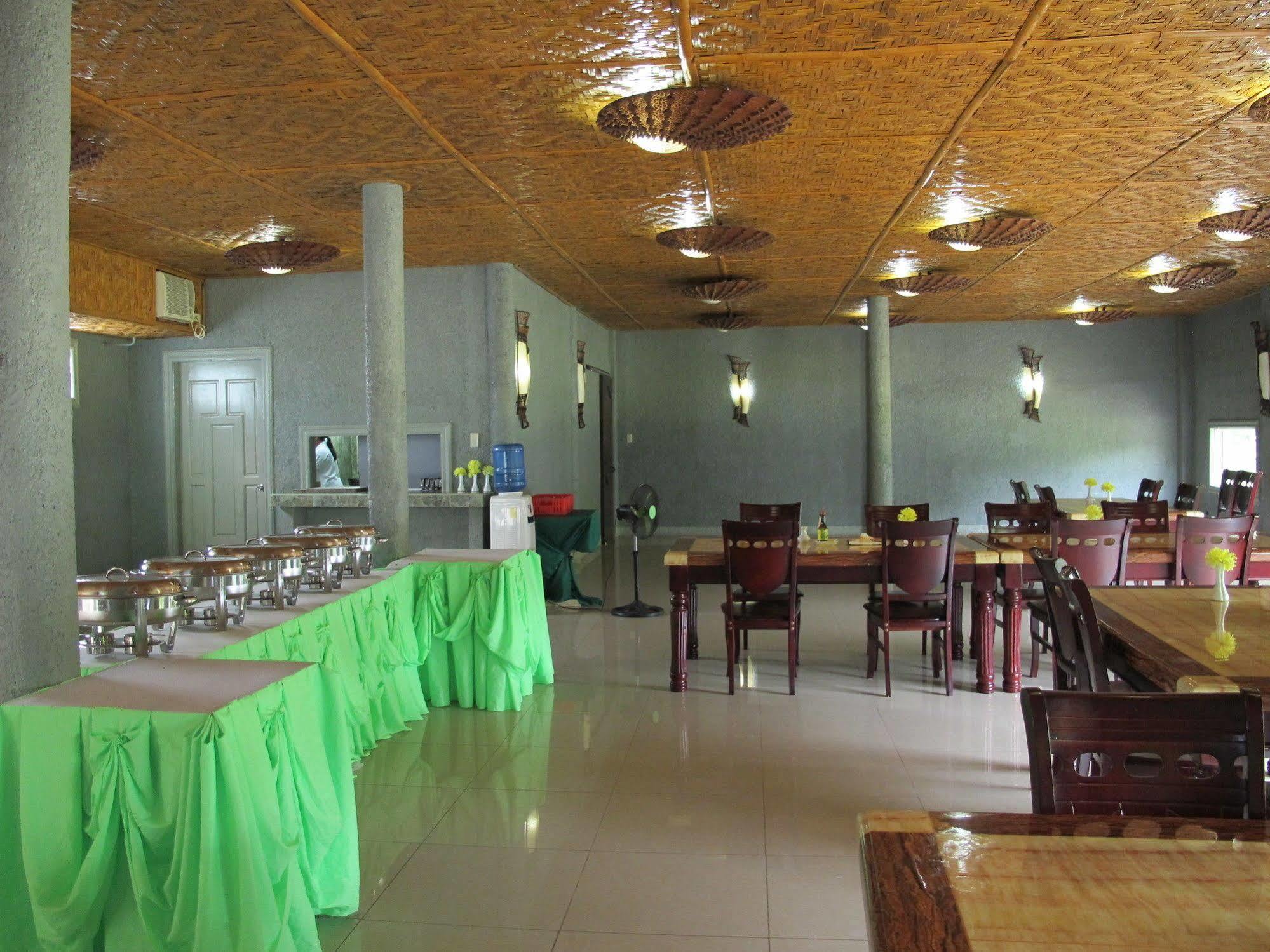 Green One Hotel Мактан Экстерьер фото