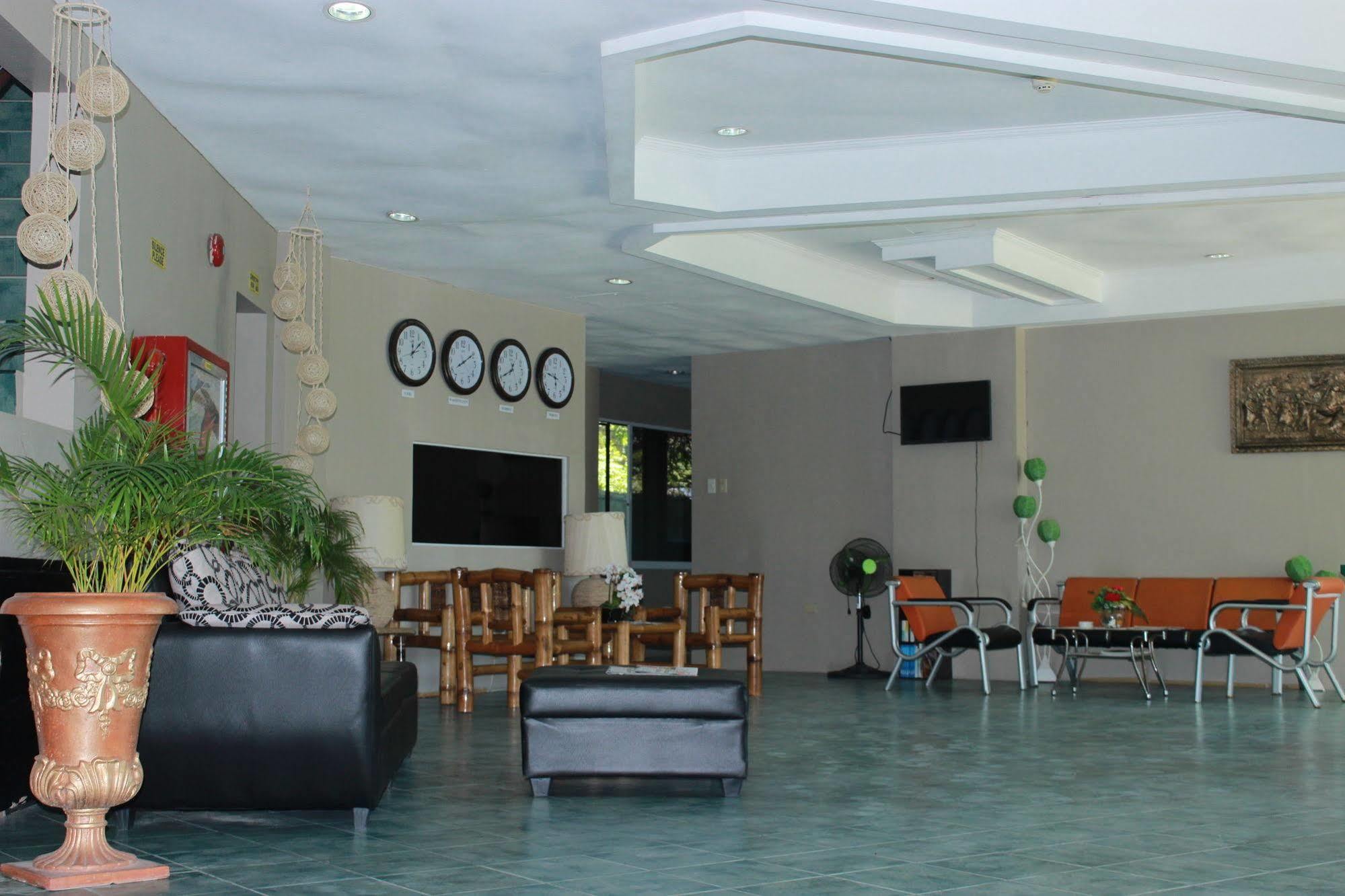 Green One Hotel Мактан Экстерьер фото