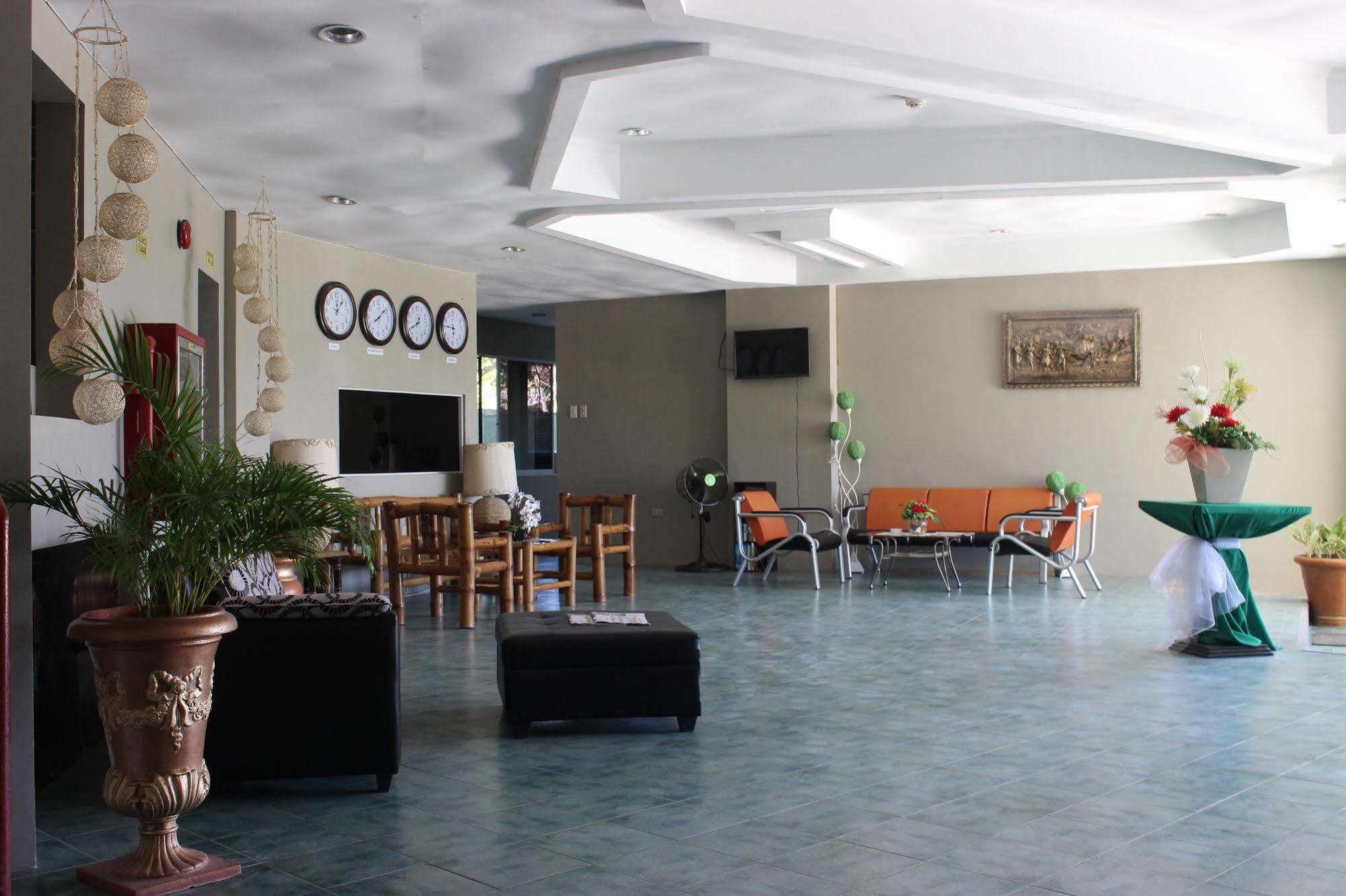 Green One Hotel Мактан Экстерьер фото